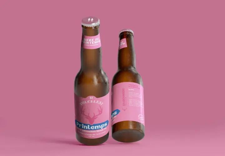Deux bouteilles de bière artisanale "Printemps" de Volcelest, une blonde légère aux parfums floraux, parfaite pour les beaux jours.