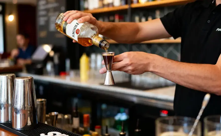 Bouteille ou verre - Maîtrisez le service des boissons