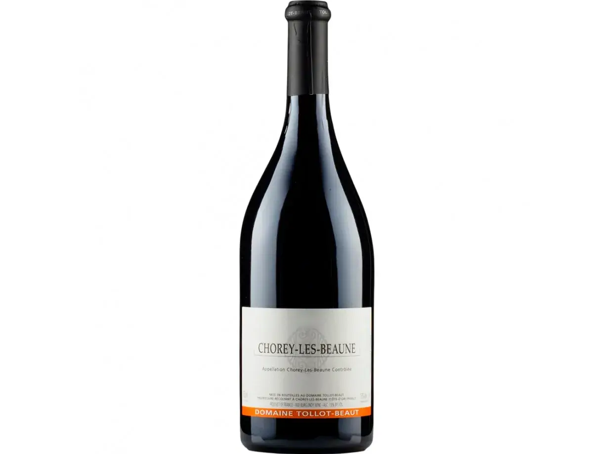 Bouteille de vin rouge du Domaine Tollot-Beaut, appellation Chorey-Les-Beaune Contrôlée. Une belle bouteille pour une dégustation.